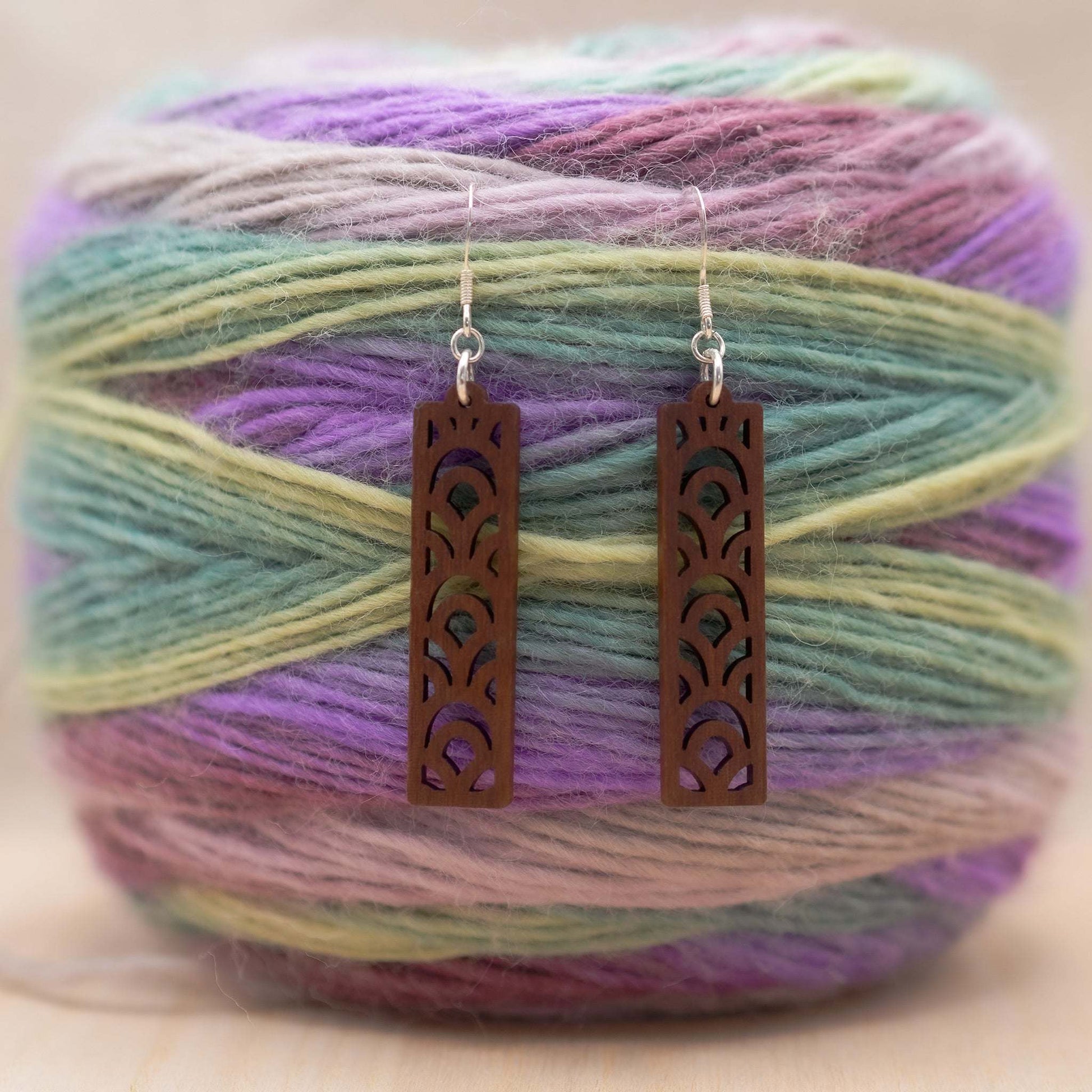 Geometric design drop earrings